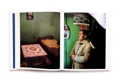 Title: Devoir de mémoire / A biography of dissapearance. Algeria 1992- Photographer(s): Omar D Designer(s): SMITH Writer(s): Lahouari Addi Publisher: Autograph, London 2007 Pages: 200 Language: French, English ISBN: – Dimensions: 20 x 25.5 cm Edition: – Country: Algeria