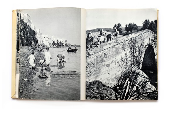Title: Terre Marocaine Photographer(s): Mireille Horin-Barde Designer(s): – Writer(s): Mireille Horin-Barde Publisher: Ides et Calendes, Neuchâtel 1957 Pages: 80 Language: French and English ISBN: – Dimensions: 22 x 28,5 cm Edition: ? Country: Morocco