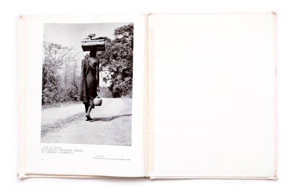 Title: Lumière d'Afrique Photographer(s): Raphaël-Georges Mischkind Designer(s):  Writer(s): Chef d'erat-major Général Leclerc Publisher: Yves Demailly, Lille 1948 Pages: 84 photographs, an geographical and ethnographical index and a fold-out map of West Africa Language: French and English ISBN: Dimensions: 24 x 31,5 cm Edition: 3000 with a deluxe edition of 100 copies containing 10 signed prints Country: French West Africa